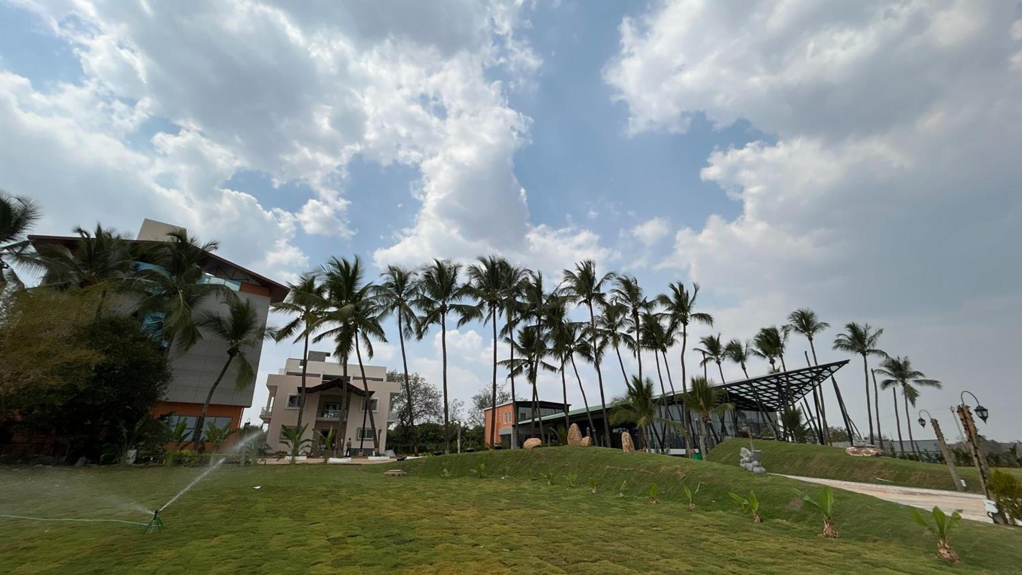 Serene Resort Hyderabad Shamshabad Buitenkant foto