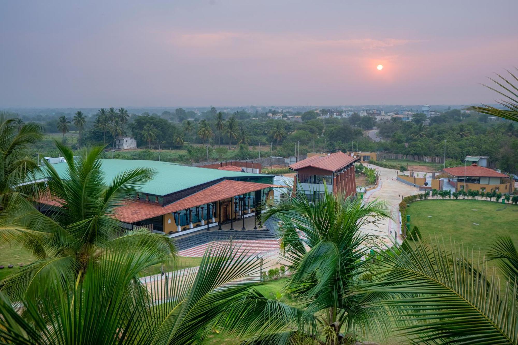 Serene Resort Hyderabad Shamshabad Buitenkant foto