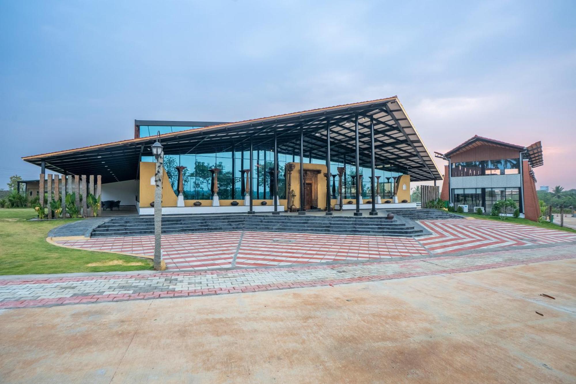 Serene Resort Hyderabad Shamshabad Buitenkant foto