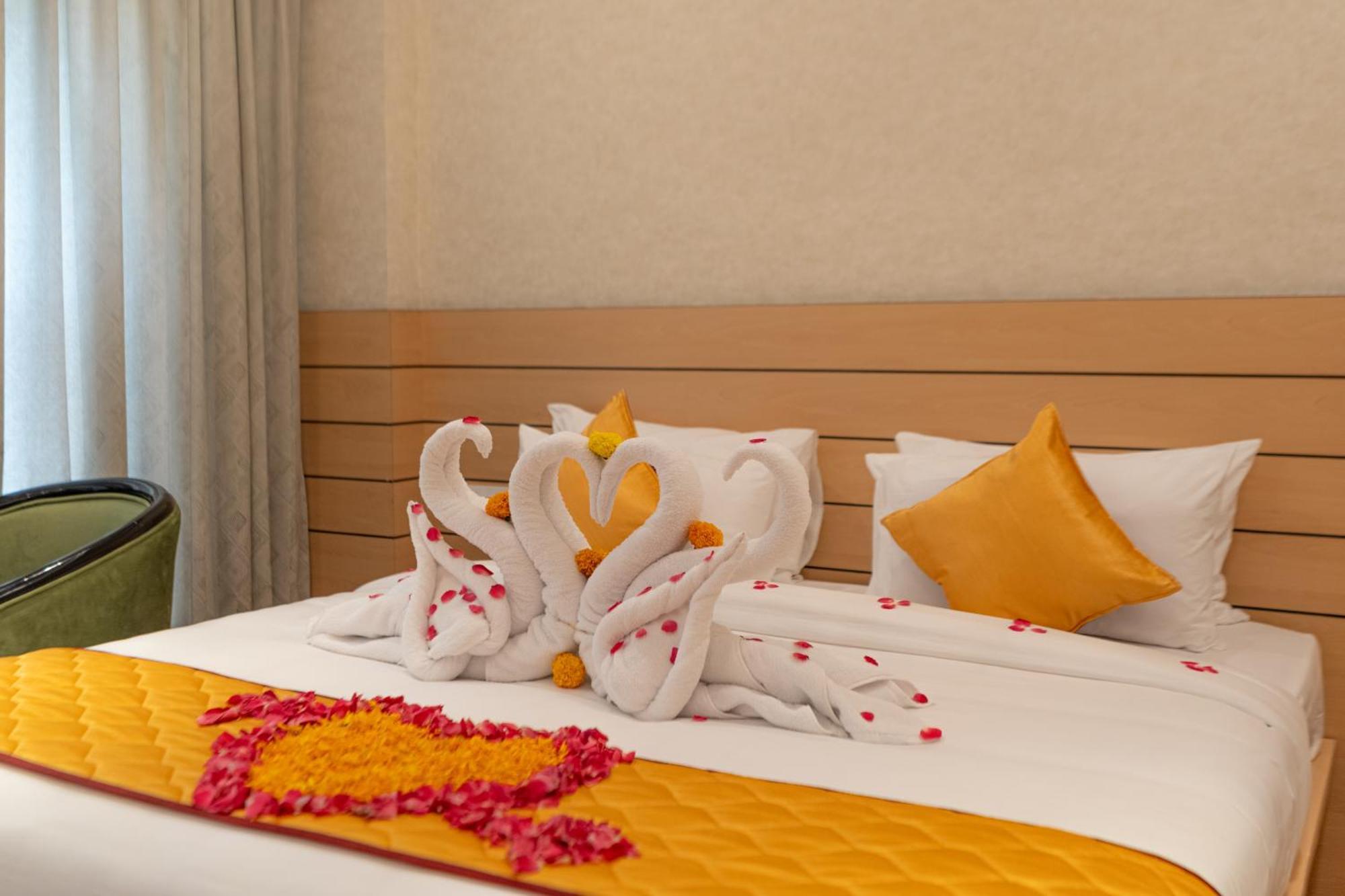 Serene Resort Hyderabad Shamshabad Buitenkant foto