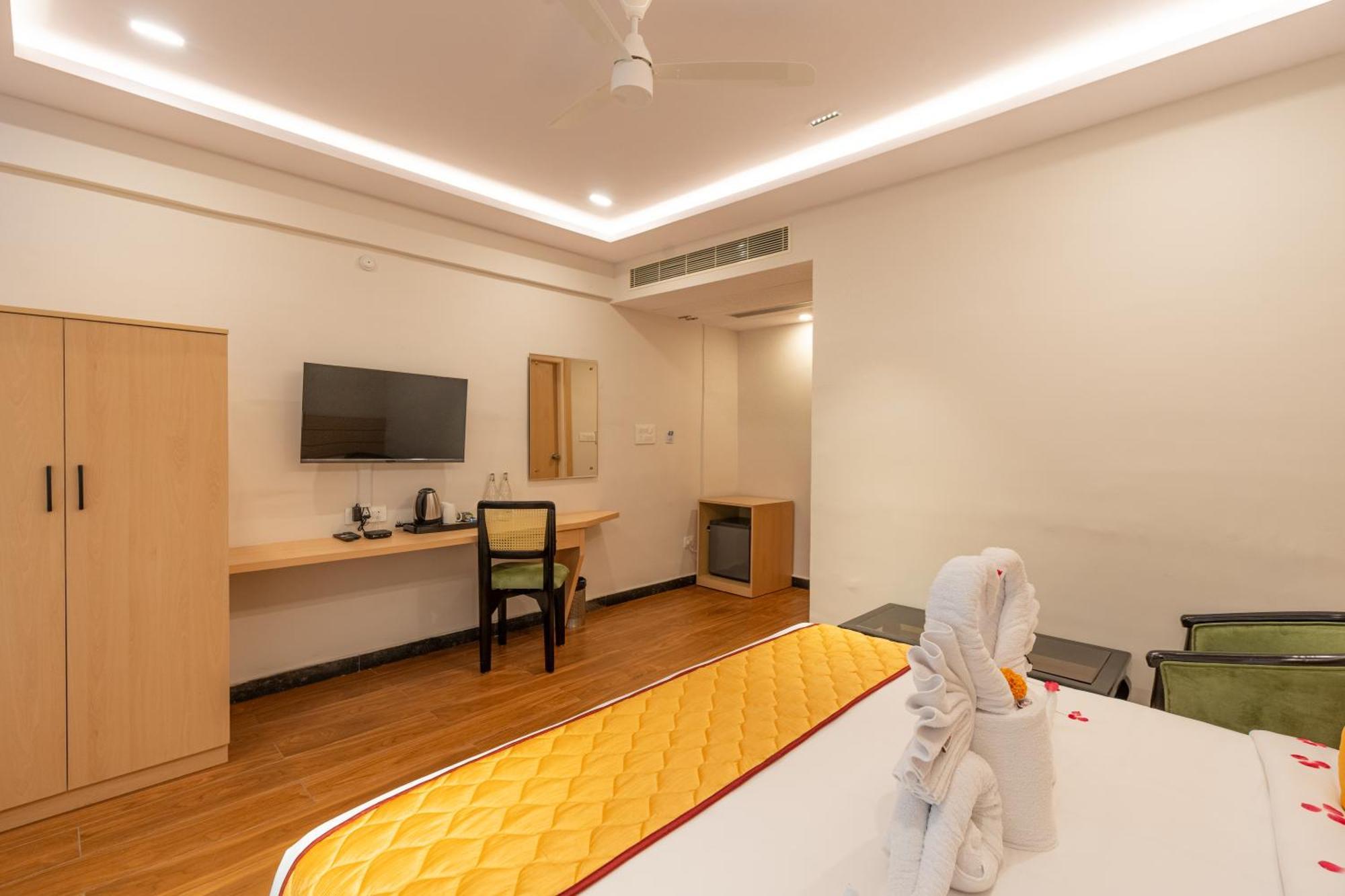 Serene Resort Hyderabad Shamshabad Buitenkant foto