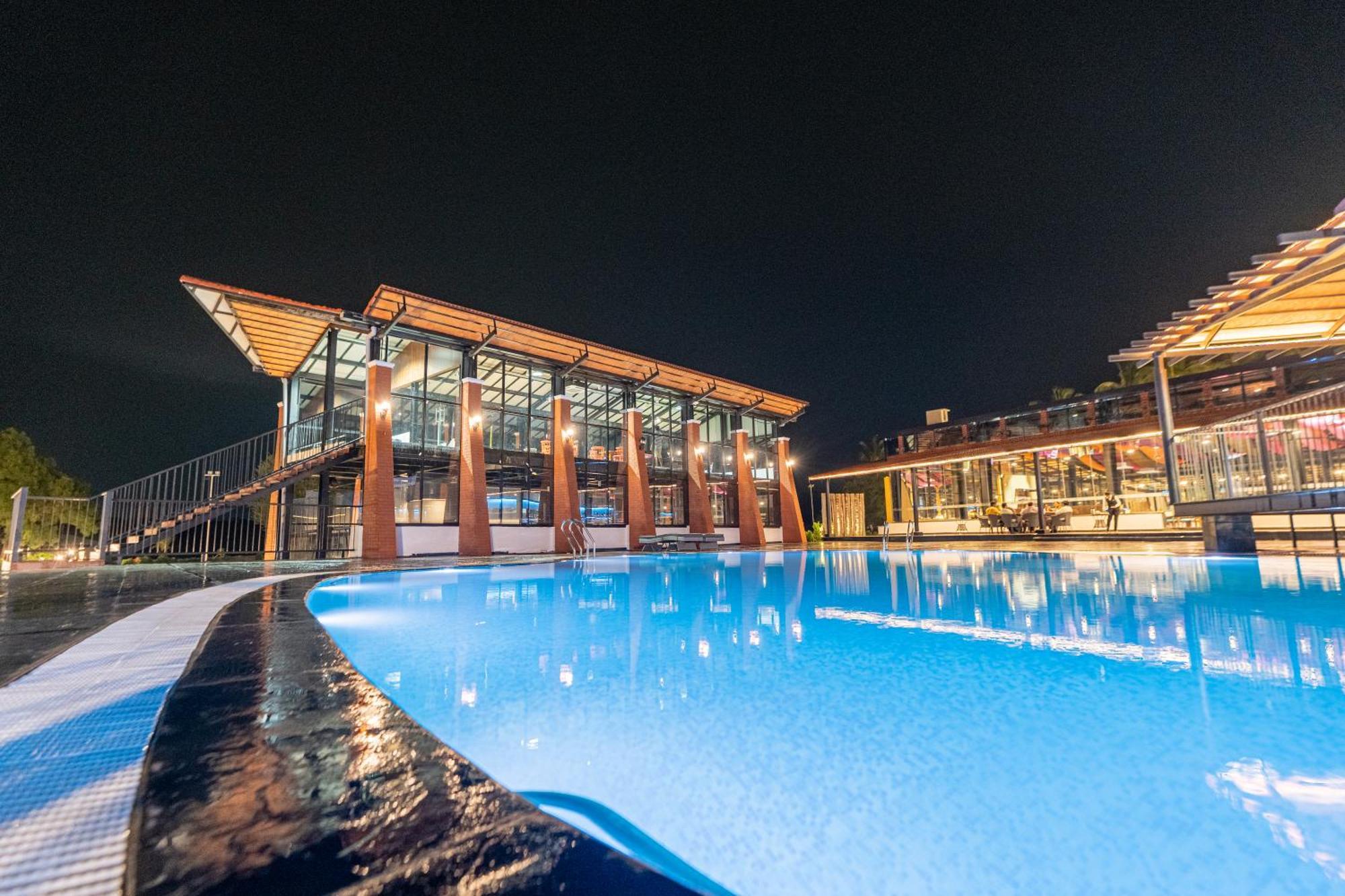 Serene Resort Hyderabad Shamshabad Buitenkant foto