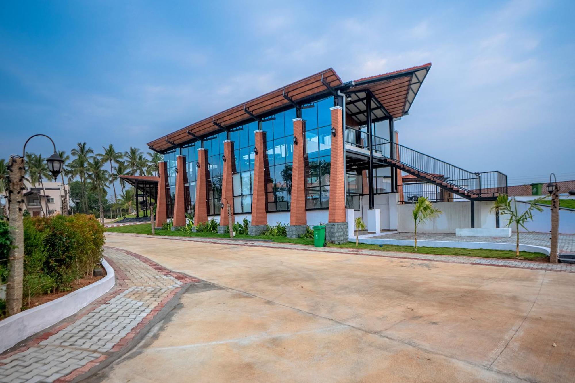 Serene Resort Hyderabad Shamshabad Buitenkant foto